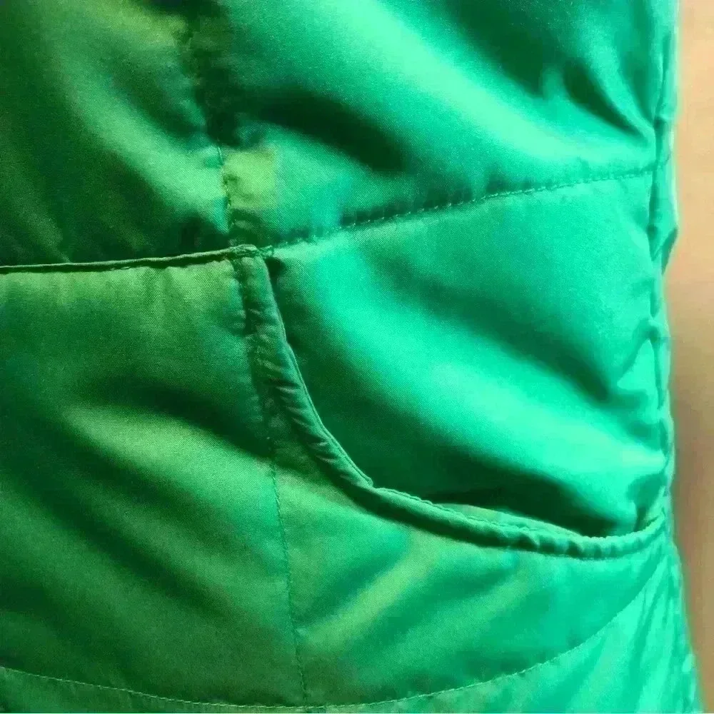 Green IZOD Casual Puffer Snap button closure Vest Size Small two side pockets - Picture 9 of 12